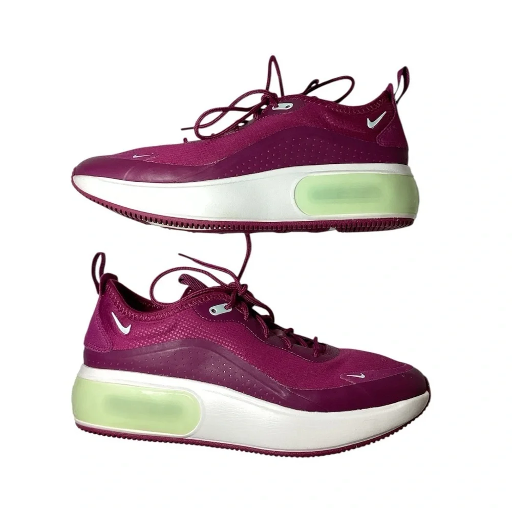 Nike Women's Magenta Sneakers